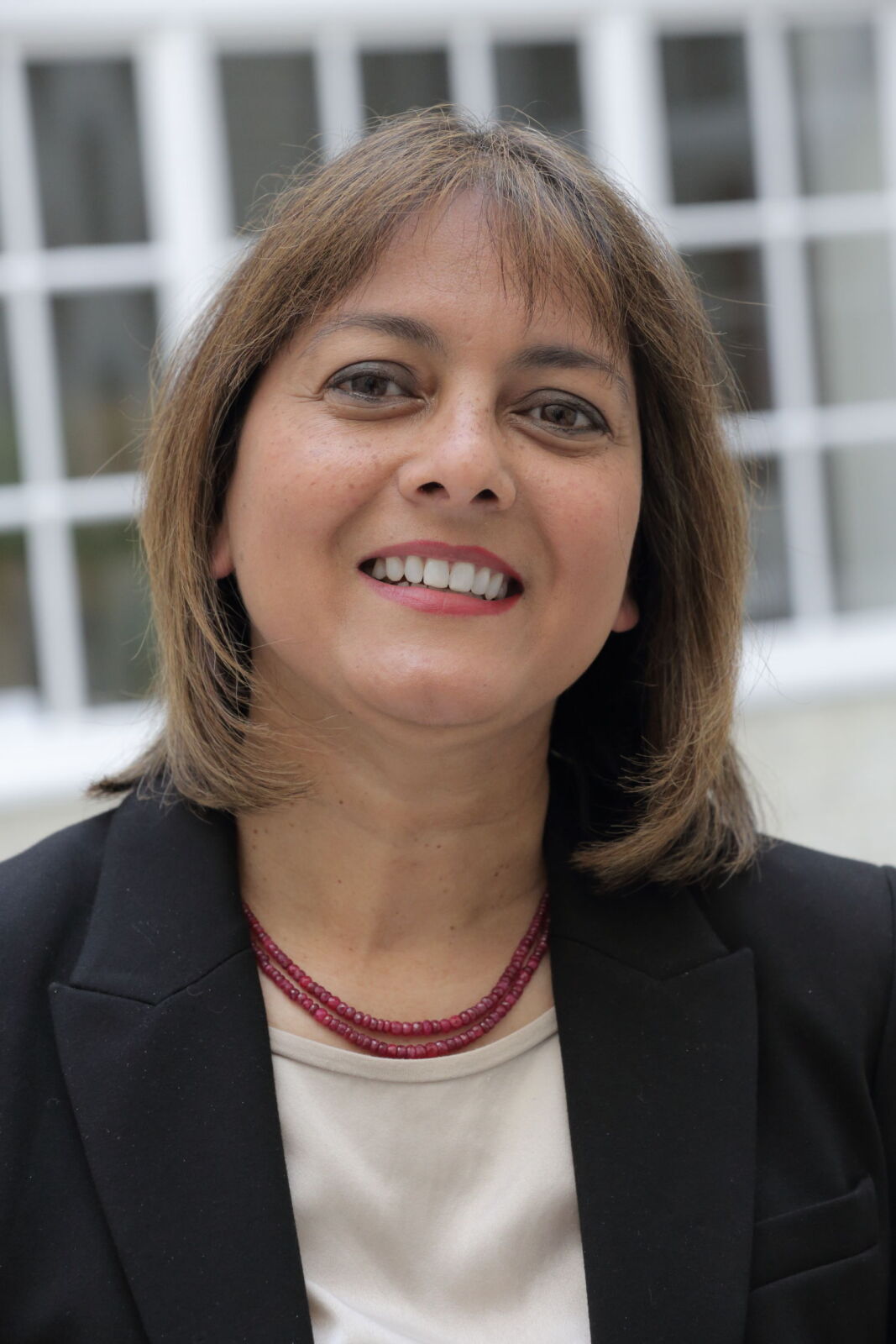 Portrait image of Cllr Rezina Chowdhury